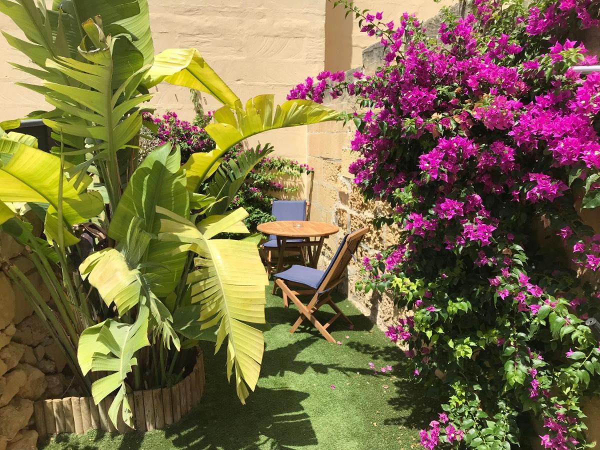 The Cloisters Bed And Breakfast Xaghra Bagian luar foto
