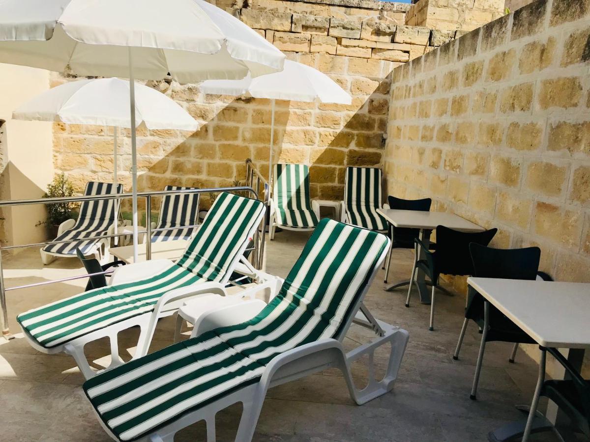 The Cloisters Bed And Breakfast Xaghra Bagian luar foto