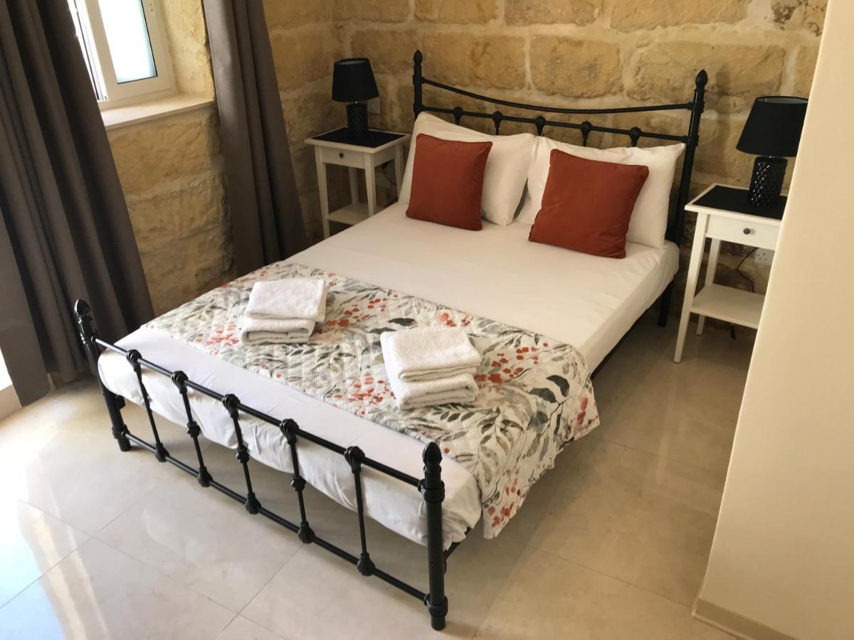 The Cloisters Bed And Breakfast Xaghra Bagian luar foto