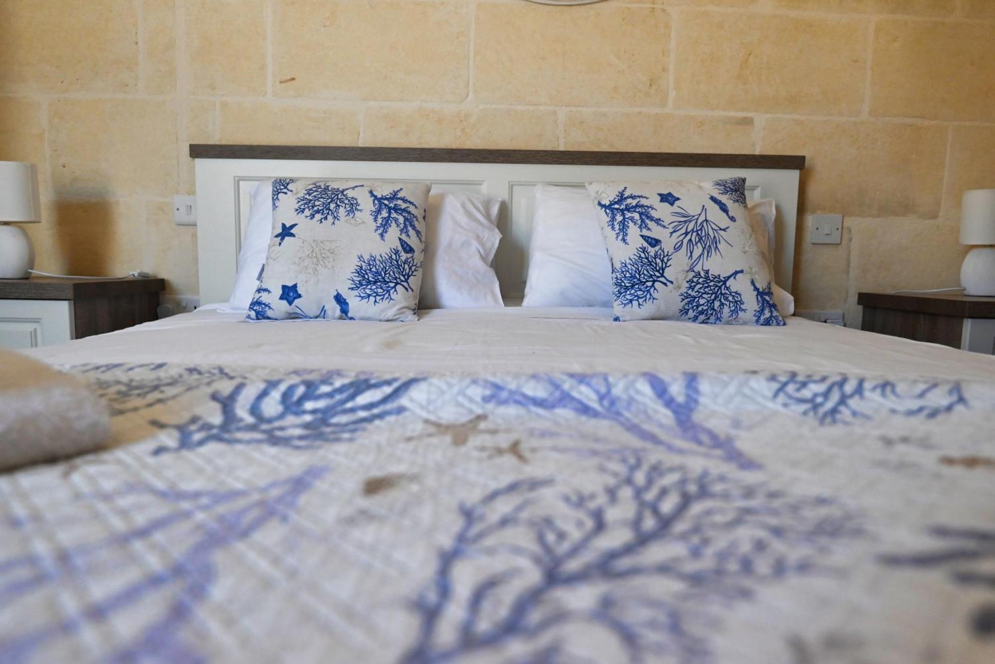 The Cloisters Bed And Breakfast Xaghra Bagian luar foto