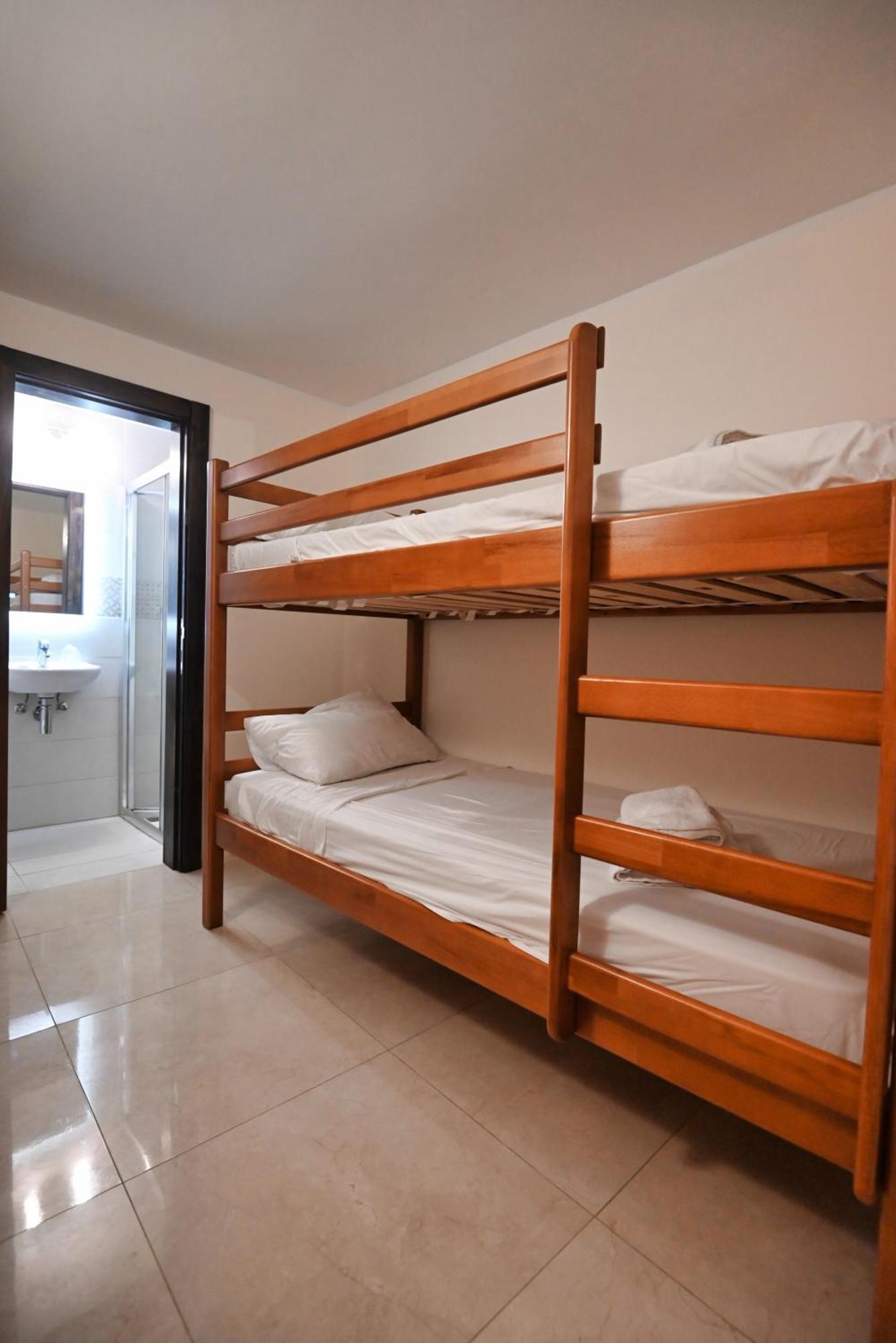 The Cloisters Bed And Breakfast Xaghra Bagian luar foto