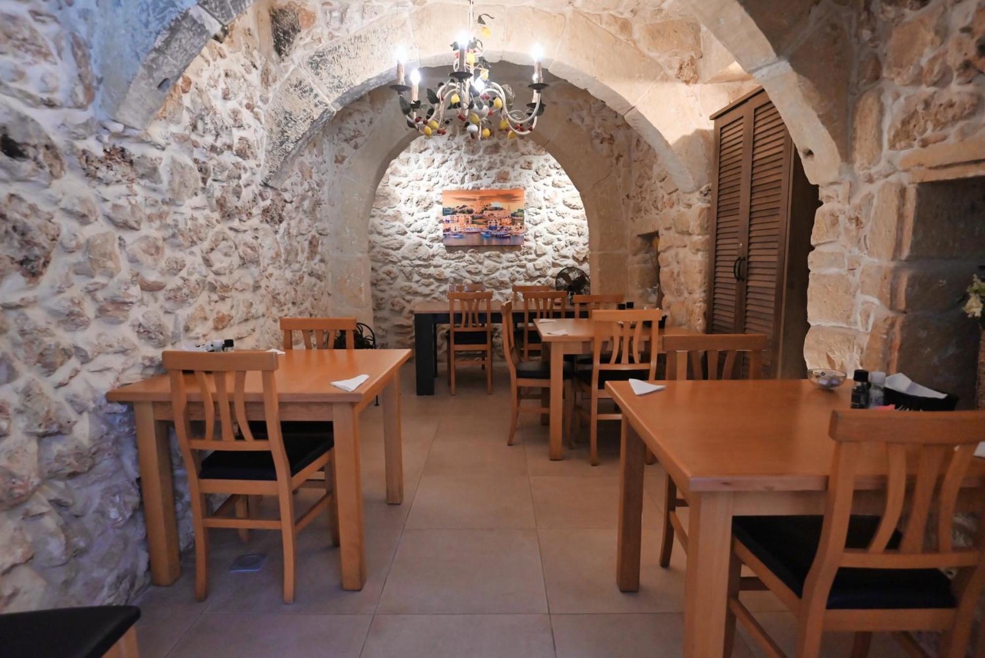 The Cloisters Bed And Breakfast Xaghra Bagian luar foto