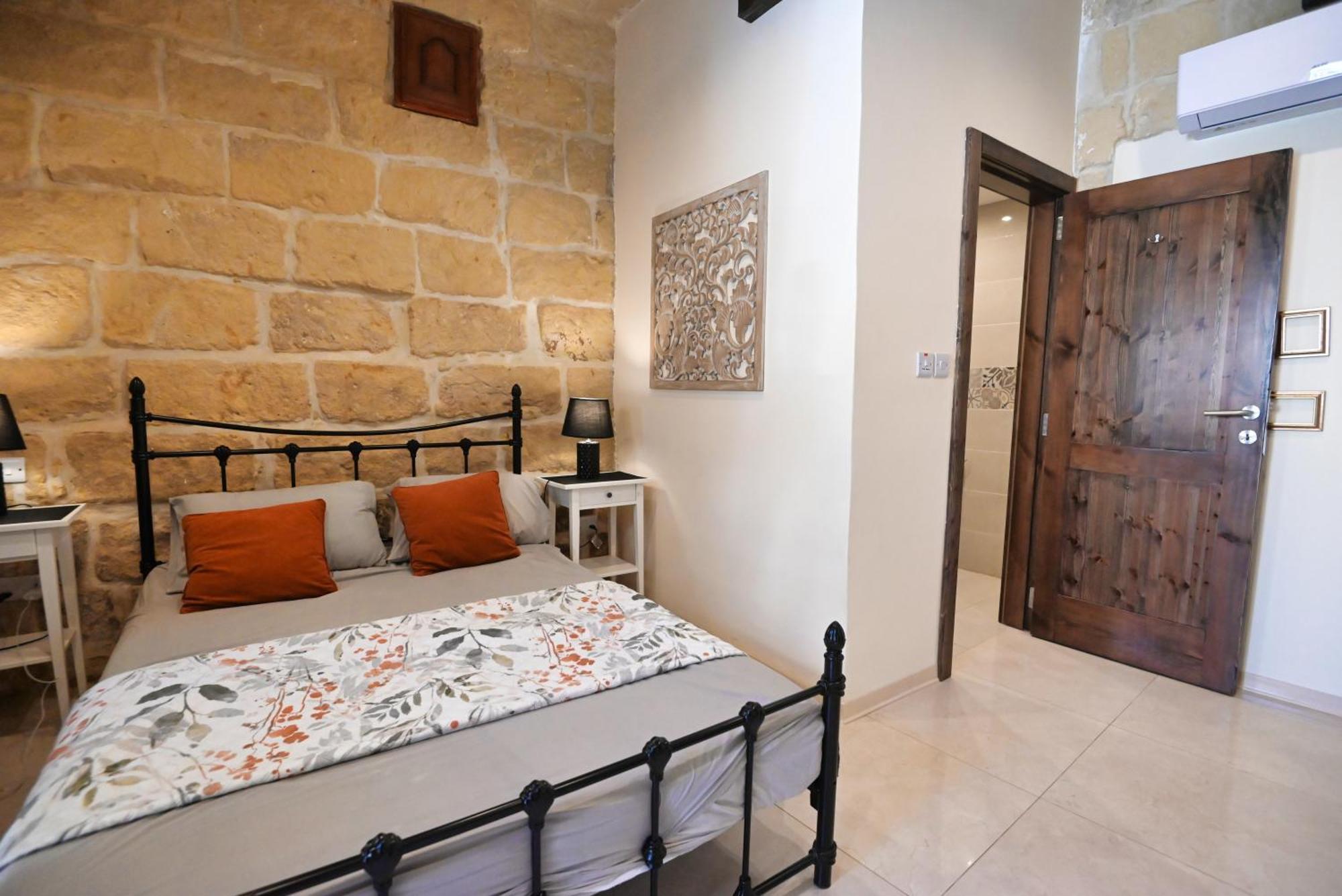 The Cloisters Bed And Breakfast Xaghra Bagian luar foto