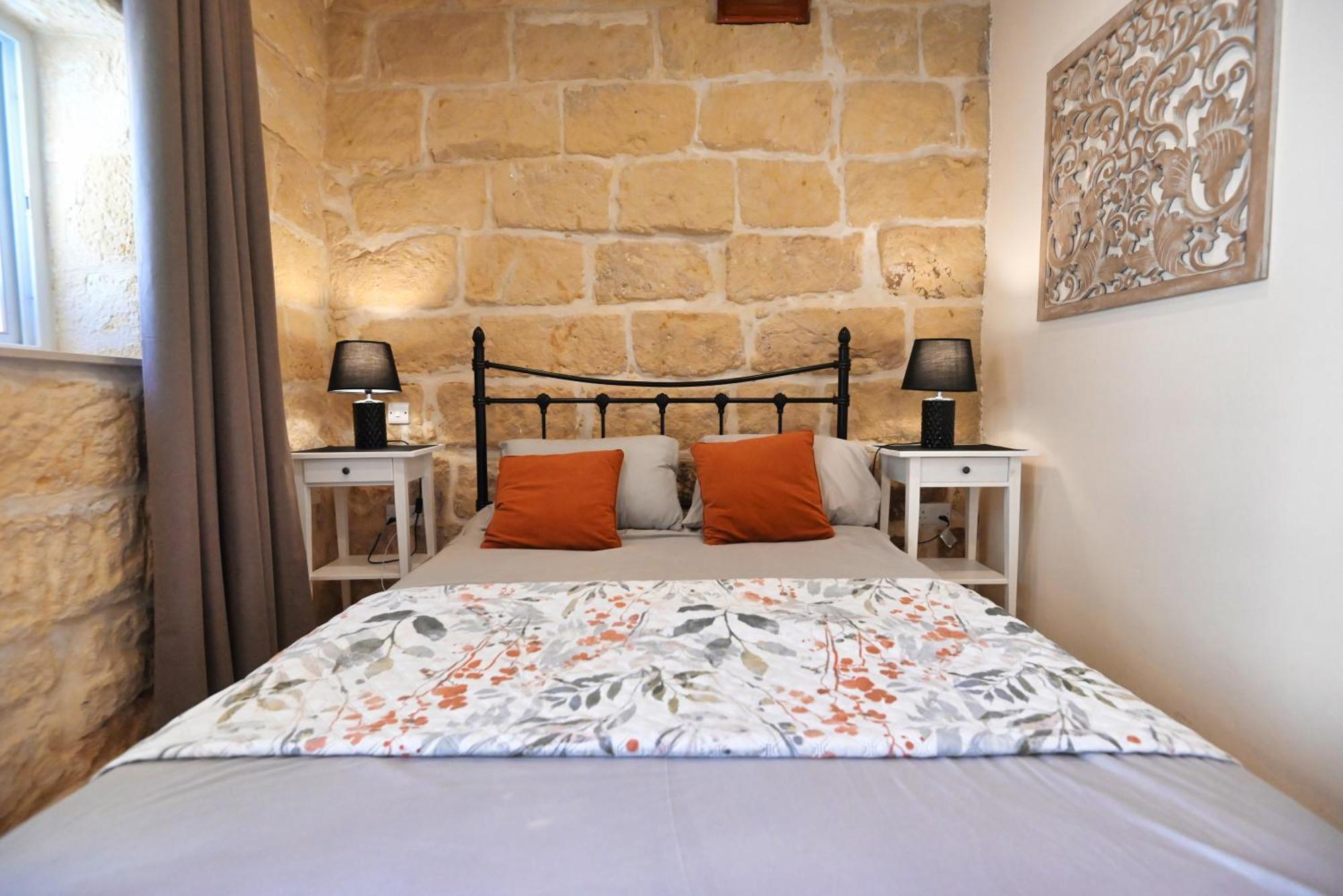 The Cloisters Bed And Breakfast Xaghra Bagian luar foto